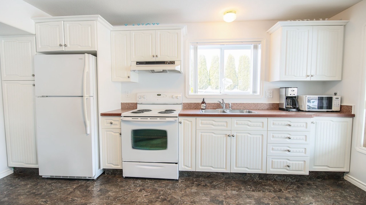 Photo of Kitchen in Okanagan-Similkameen