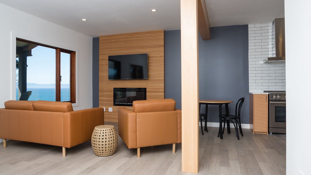 Photo of Livingroom in Juan de Fuca Electoral Area