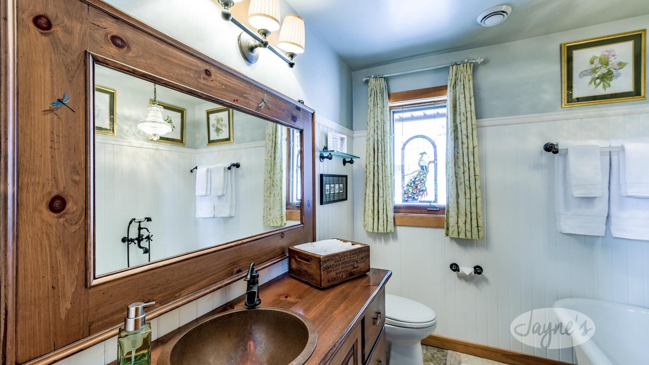 Photo of Bathroom in Port Carling