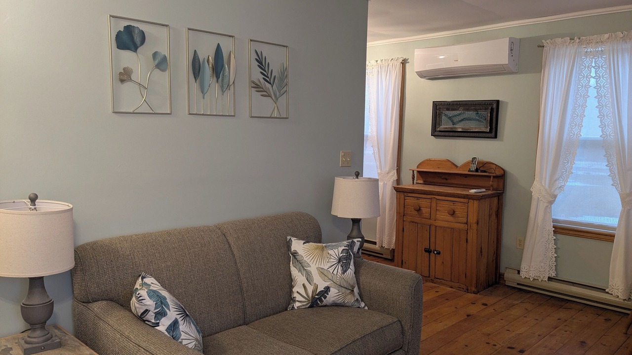 Photo of Livingroom in Lower Montague