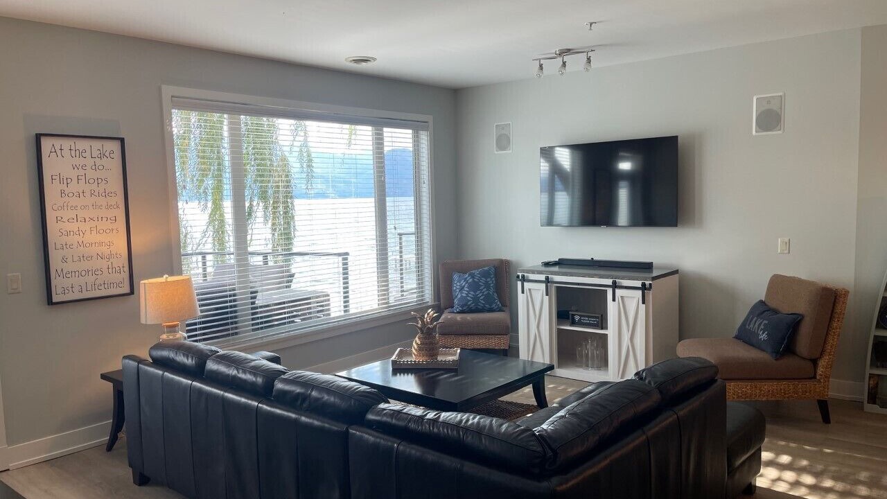 Photo of Livingroom in Westbank