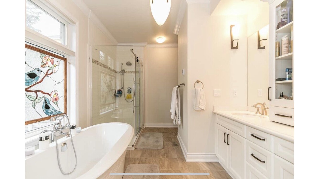 Photo of Bathroom in Victoria Harbour