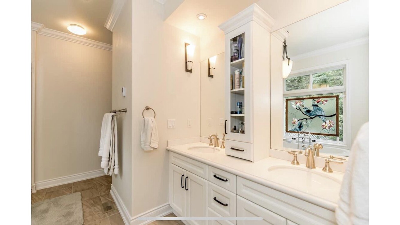 Photo of Bathroom in Victoria Harbour