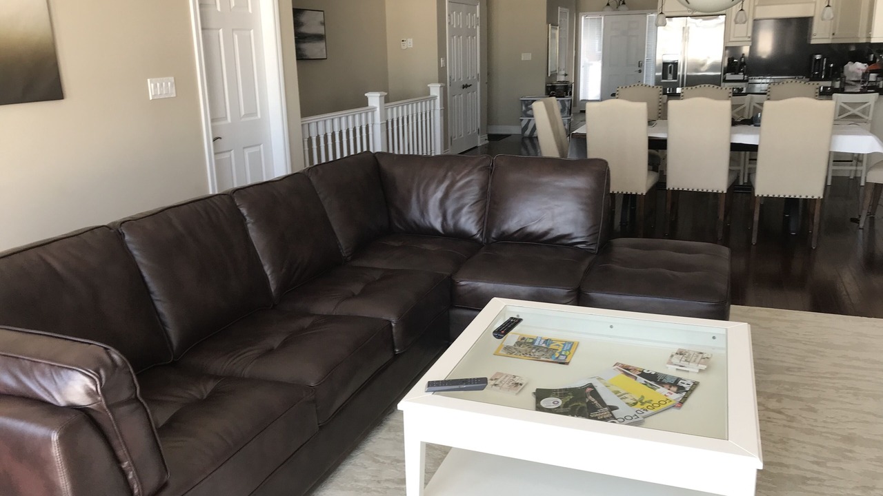 Photo of Livingroom in Victoria Harbour