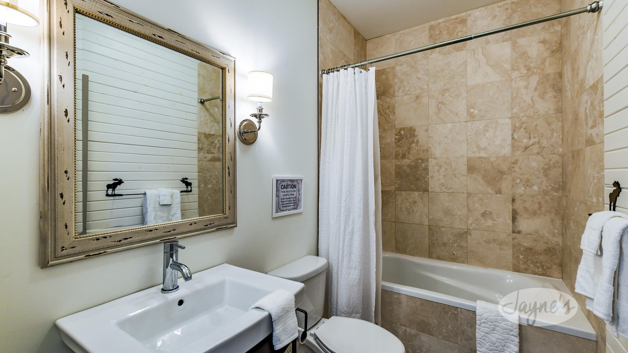 Photo of Bathroom in Gravenhurst