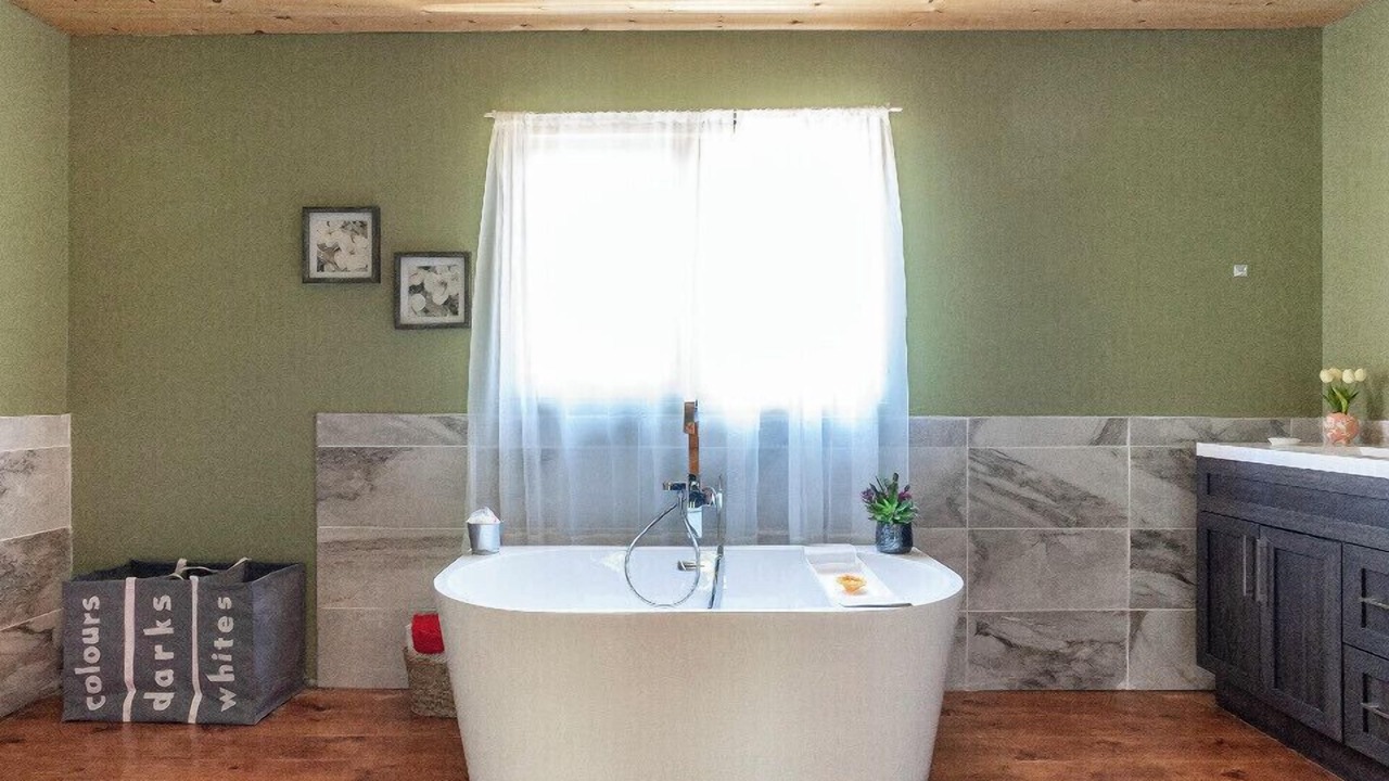 Photo of Bathroom in Gravenhurst