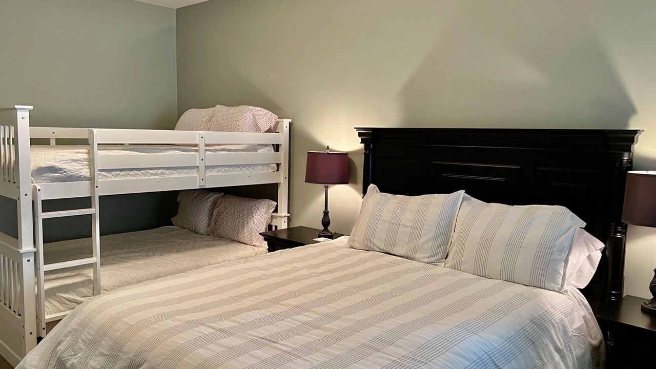 Photo of Bedroom in Okanagan-Similkameen
