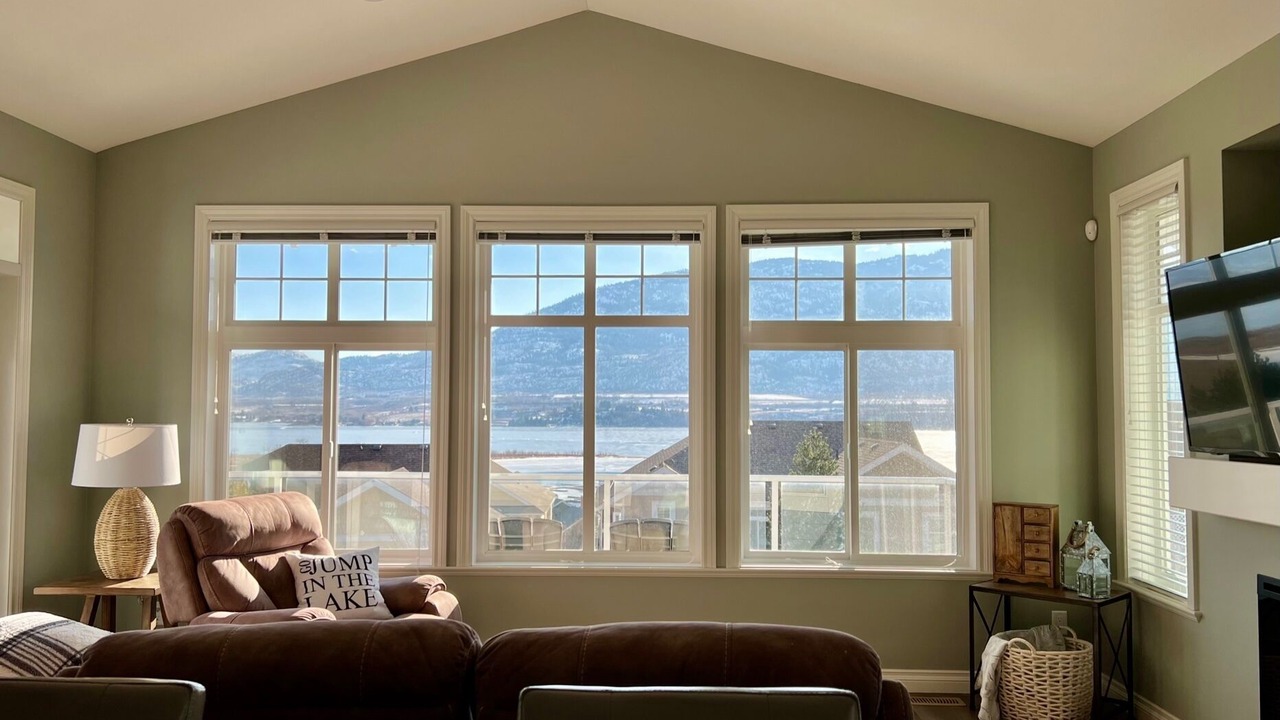 Photo of Livingroom in Okanagan-Similkameen