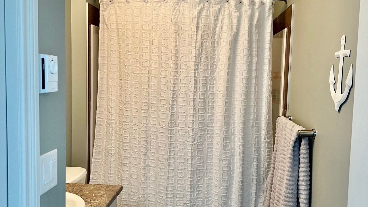 Photo of Bathroom in Okanagan-Similkameen