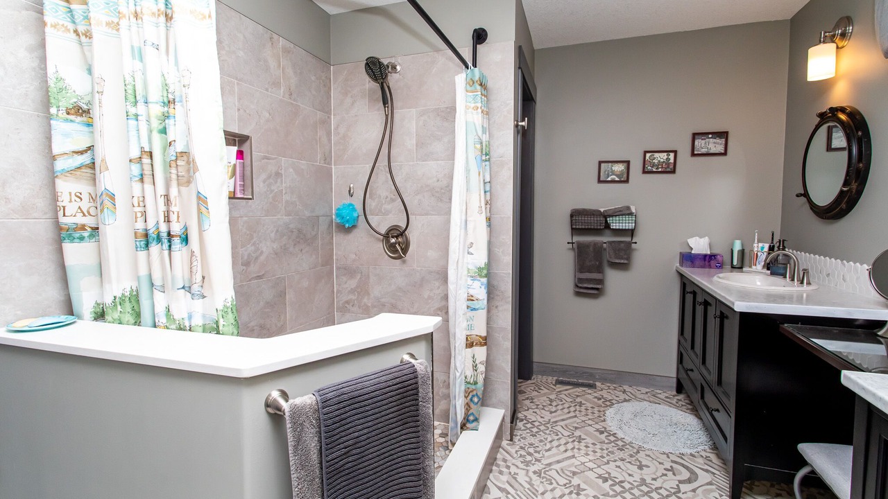 Photo of Bathroom in Central Alberta