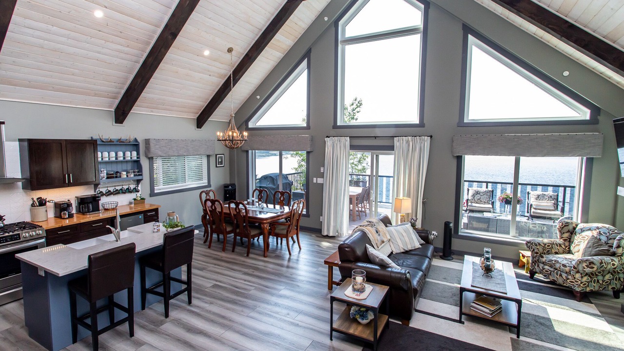Photo of Livingroom in Central Alberta