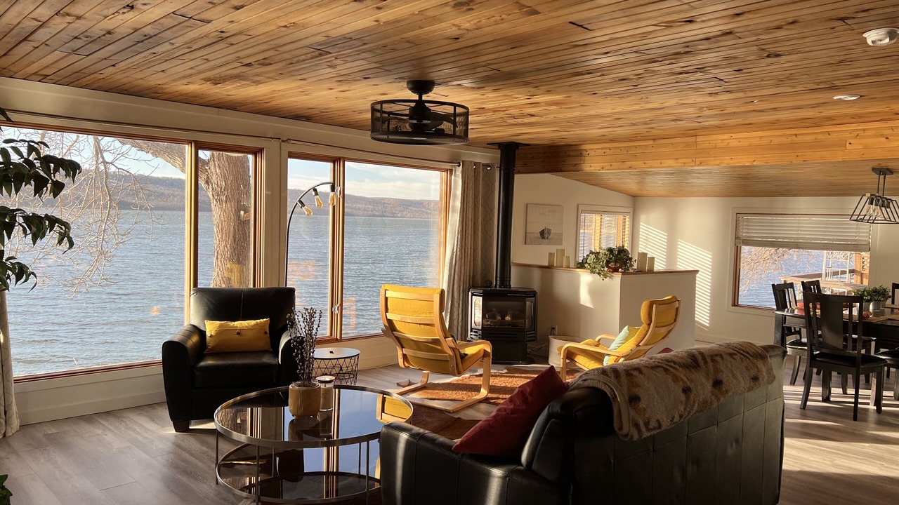 Photo of Livingroom in Melville Beach