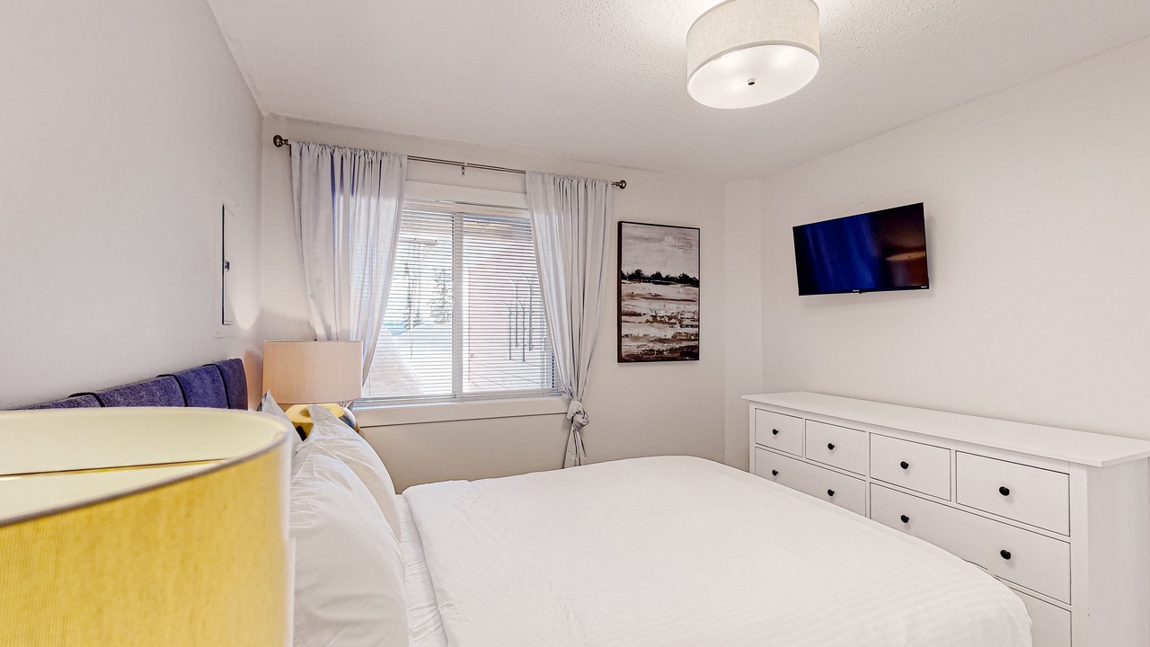 Photo of Bedroom in Snow Pine Estates
