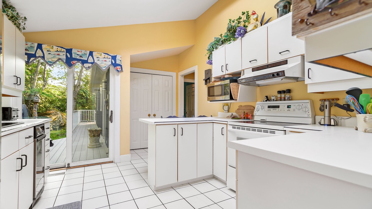 Photo of Kitchen in Georgian Bay