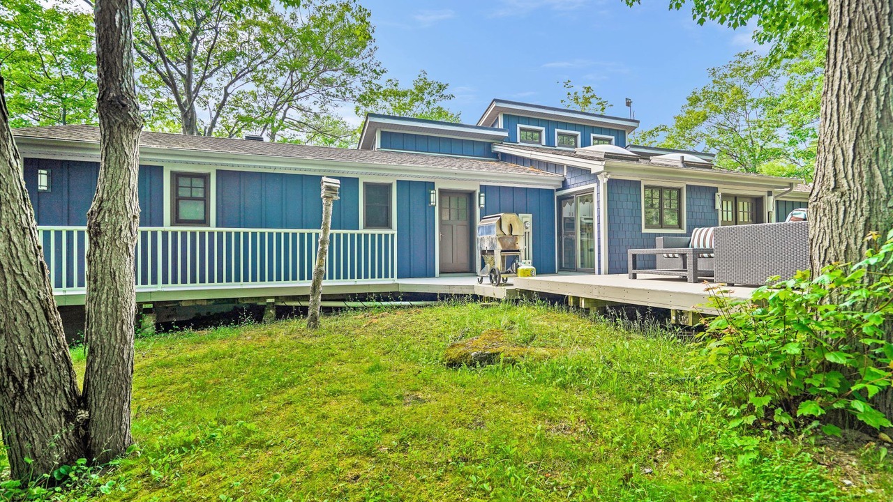 Photo of Patio Balcony in Georgian Bay