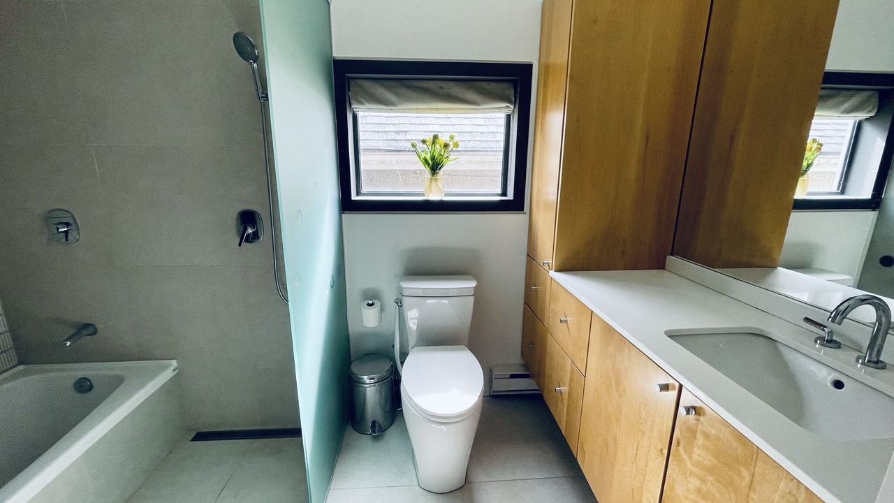 Photo of Bathroom in East Side