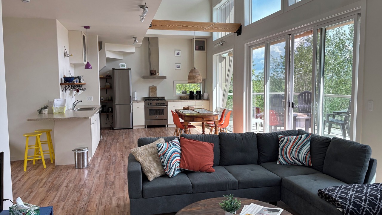 Photo of Livingroom in Markerville