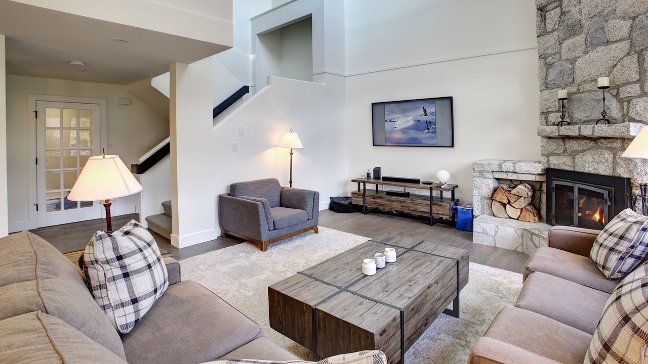 Photo of Livingroom in Whistler Cay Heights