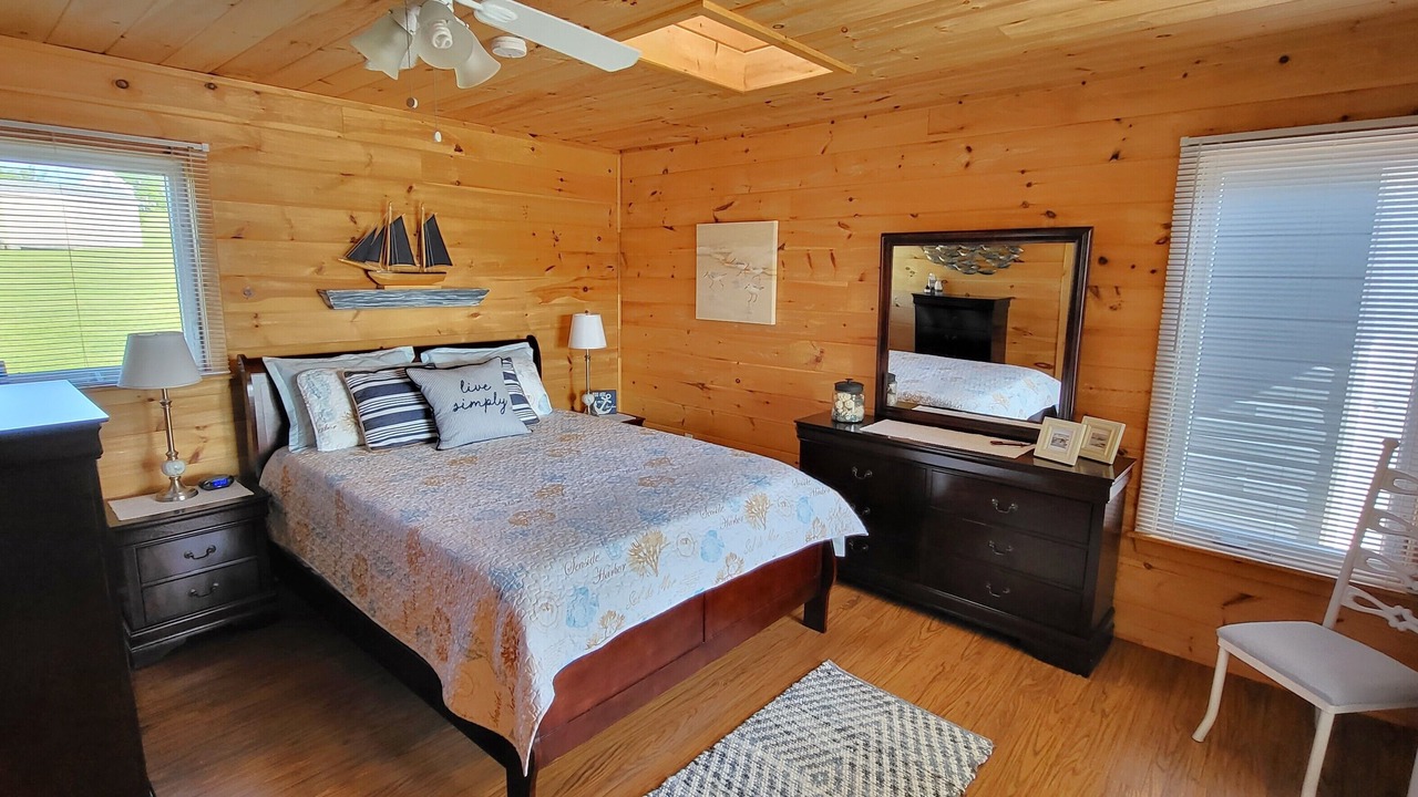 Photo of Bedroom in Found Mills
