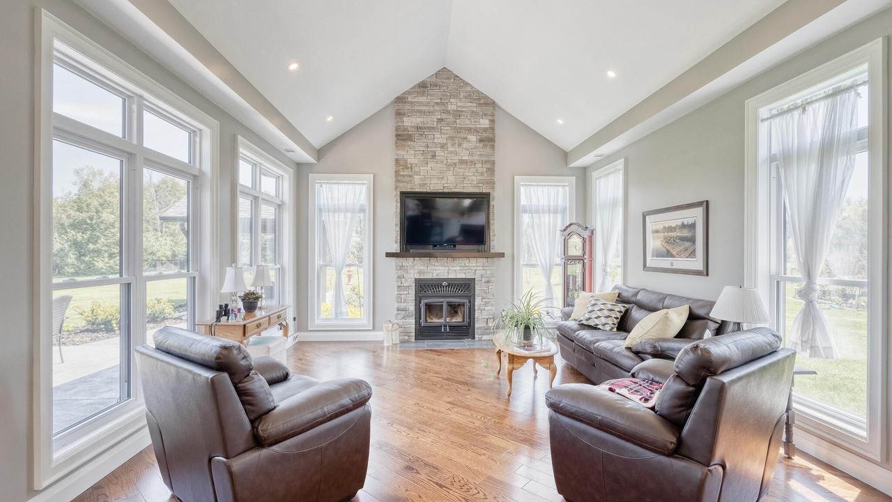 Photo of Livingroom in Cramahe