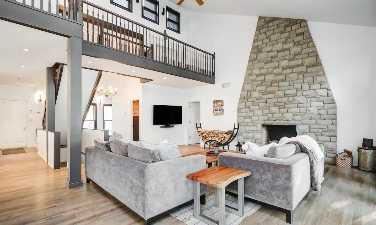 Photo of Livingroom in Rideau Lakes