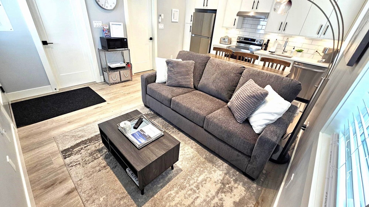 Photo of Livingroom in Colwood