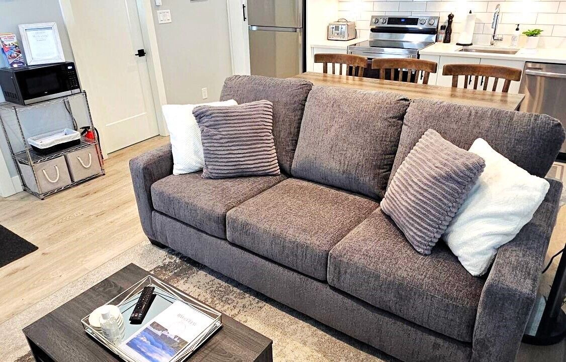 Photo of Livingroom in Colwood