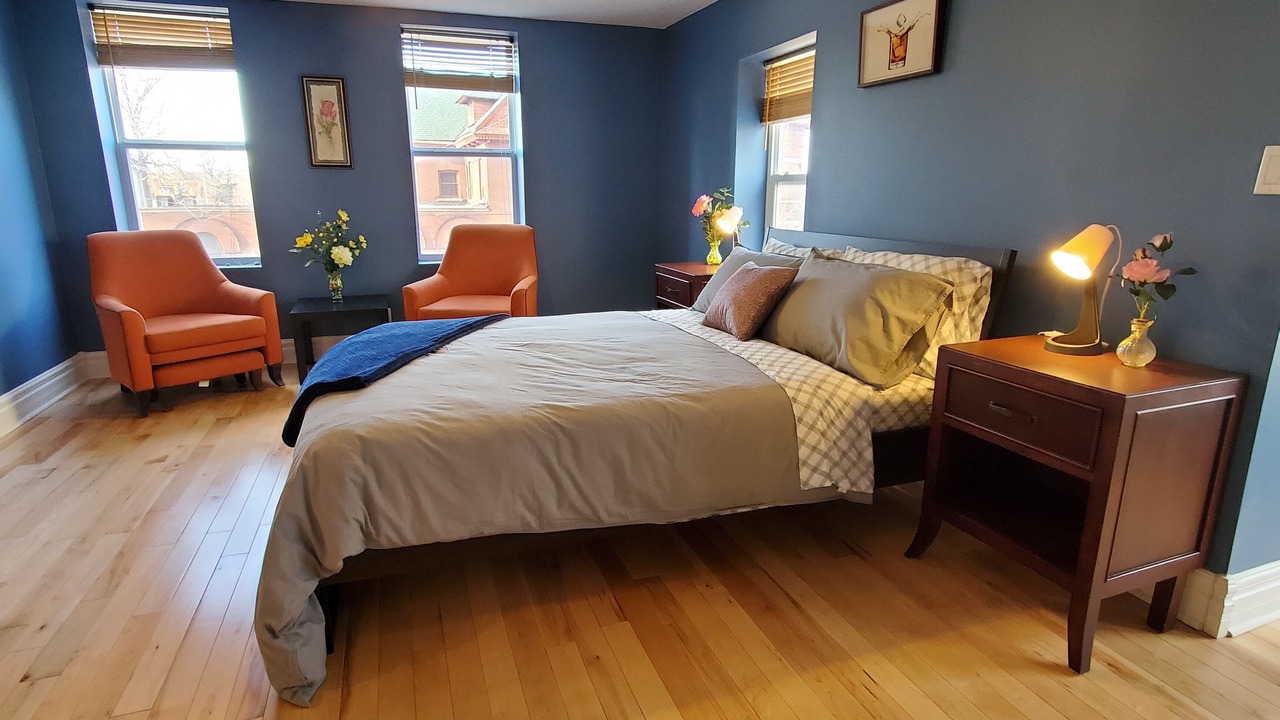 Photo of Bedroom in Downtown Niagara Falls