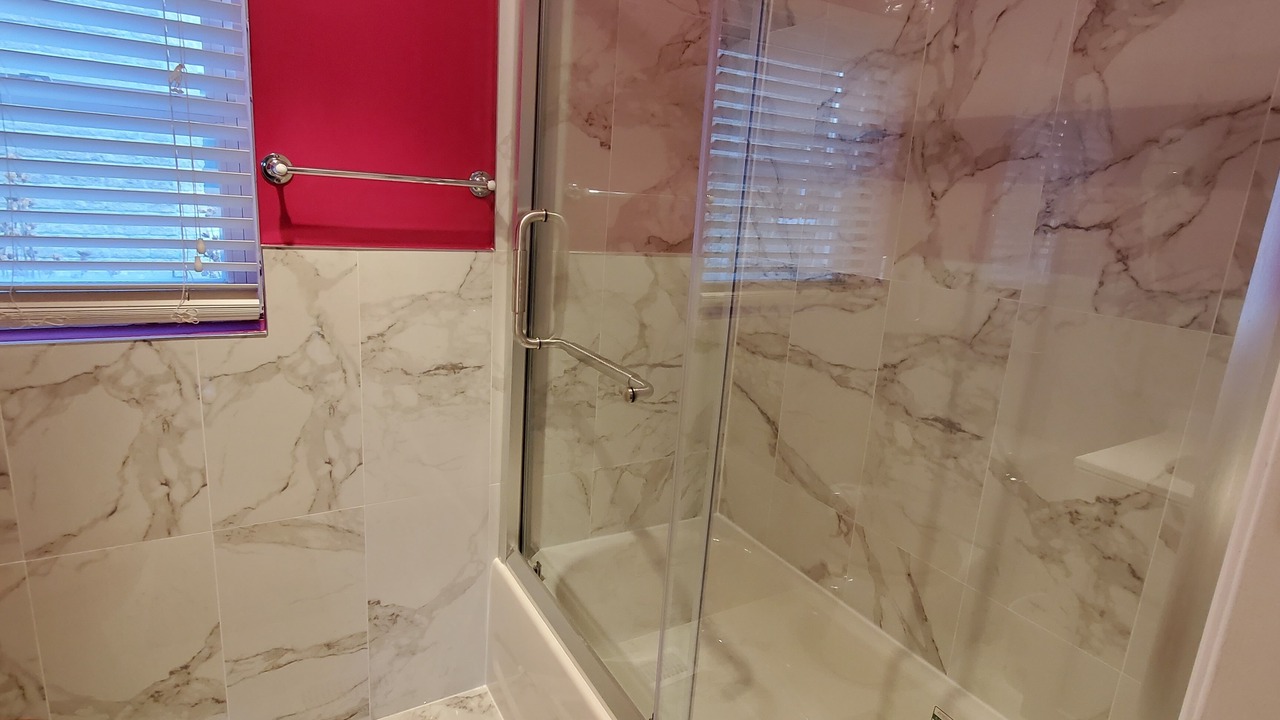 Photo of Bathroom in Downtown Niagara Falls