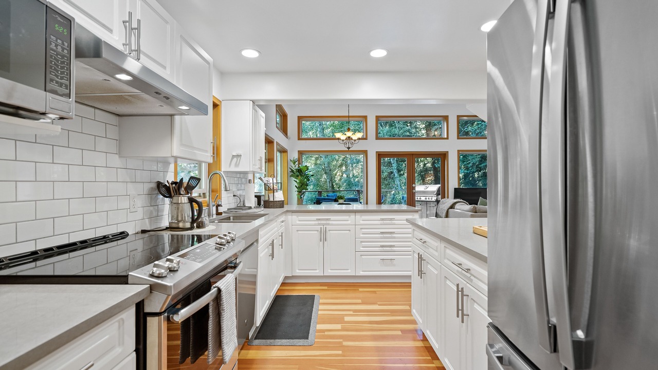 Photo of Kitchen in Juan de Fuca Electoral Area