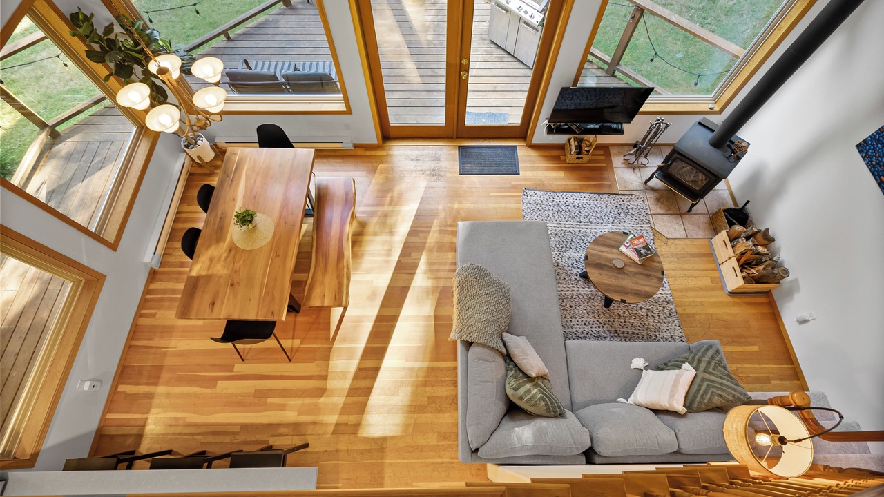 Photo of Livingroom in Juan de Fuca Electoral Area