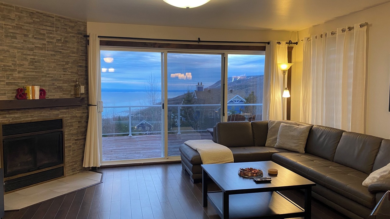 Photo of Livingroom in Petite-Riviere-Saint-Francois