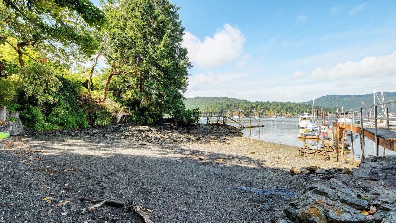 Photo of Others in Brentwood Bay