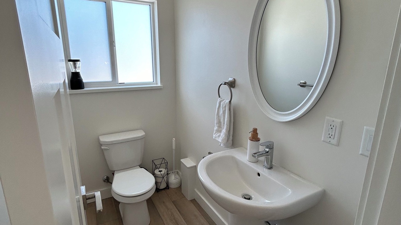 Photo of Bathroom in Courtenay