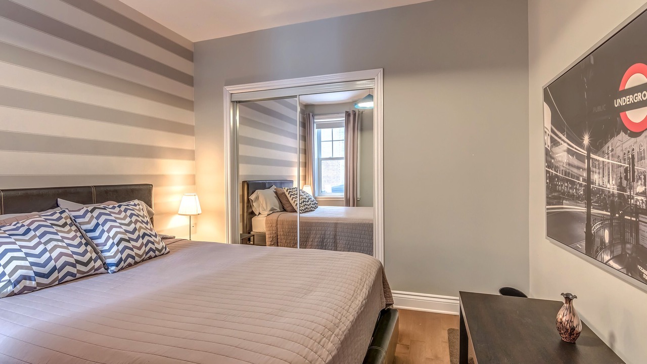 Photo of Bedroom in Cote-Des-Neiges—Notre-Dame-De-Grace