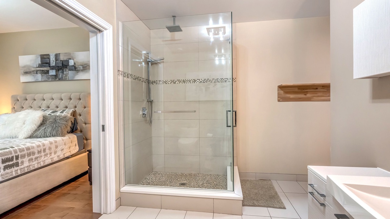 Photo of Bathroom in Cote-Des-Neiges—Notre-Dame-De-Grace