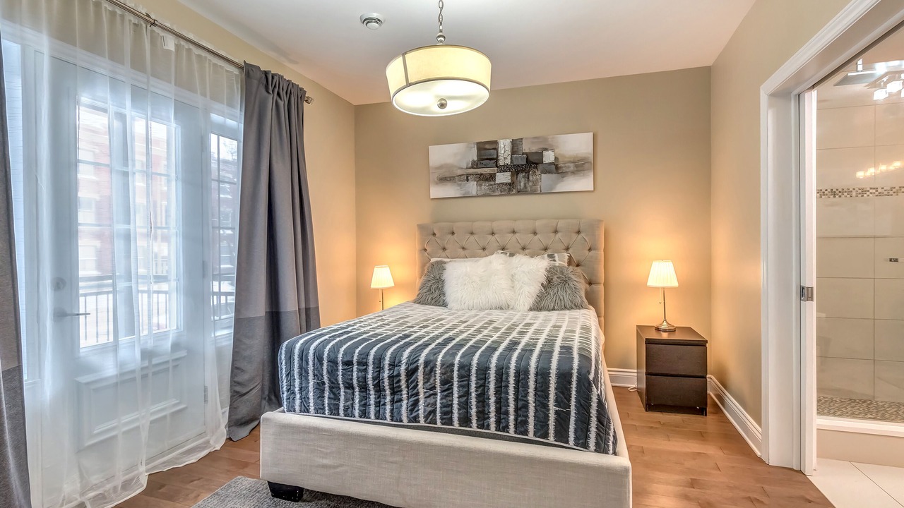 Photo of Bedroom in Cote-Des-Neiges—Notre-Dame-De-Grace