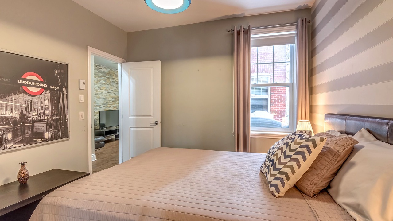 Photo of Bedroom in Cote-Des-Neiges—Notre-Dame-De-Grace
