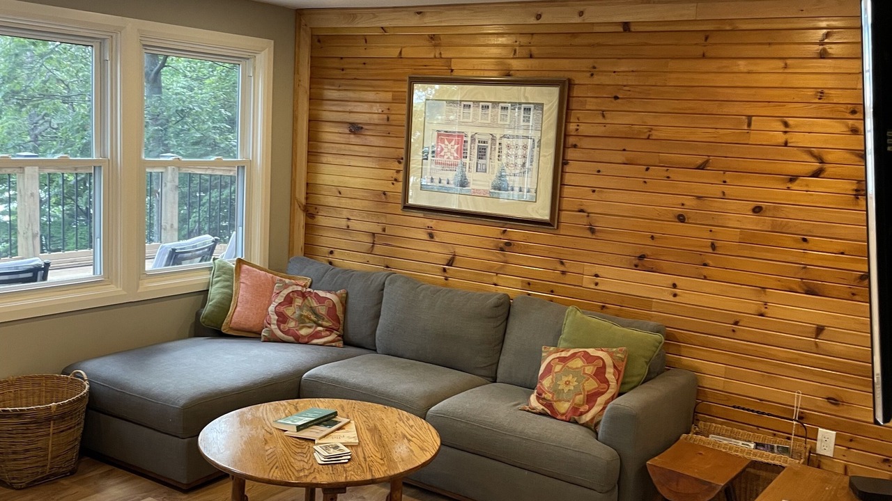 Photo of Livingroom in Rideau Lakes