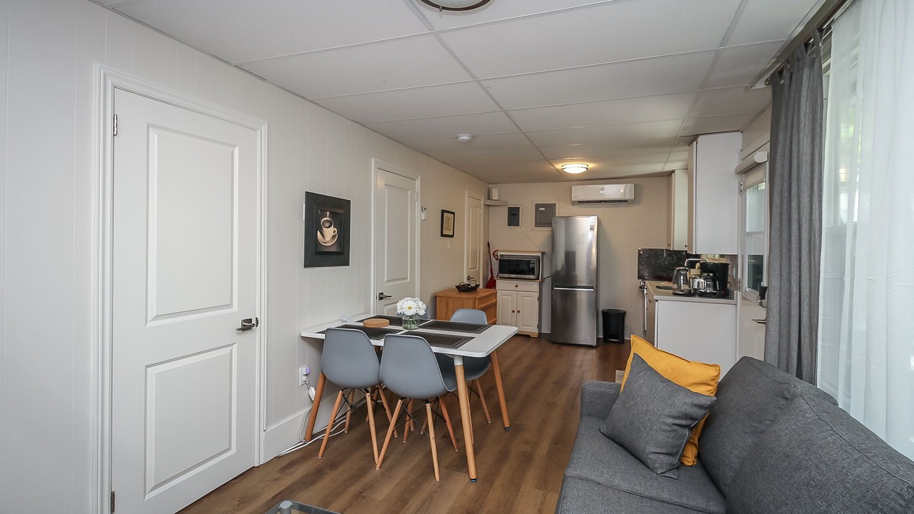 Photo of Livingroom in Wasaga Beach