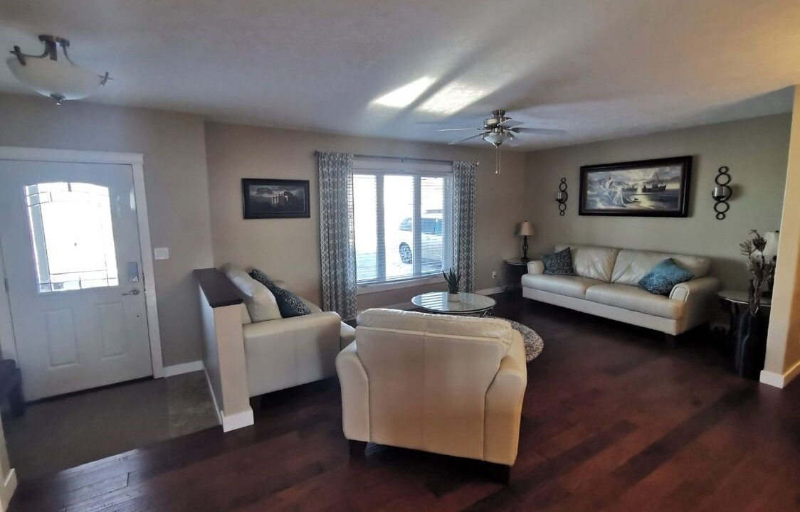 Photo of Livingroom in Cardston