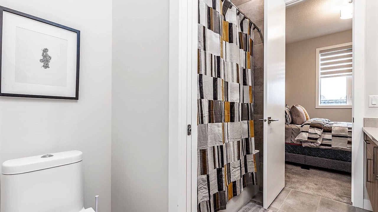 Photo of Bathroom in West Hillhurst