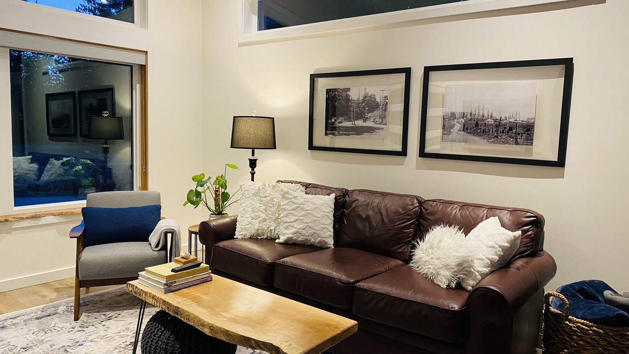 Photo of Livingroom in Sooke