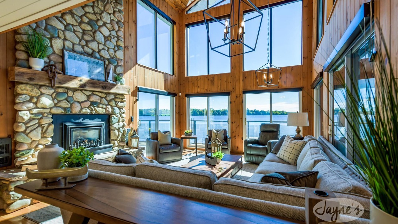 Photo of Livingroom in Bobcaygeon