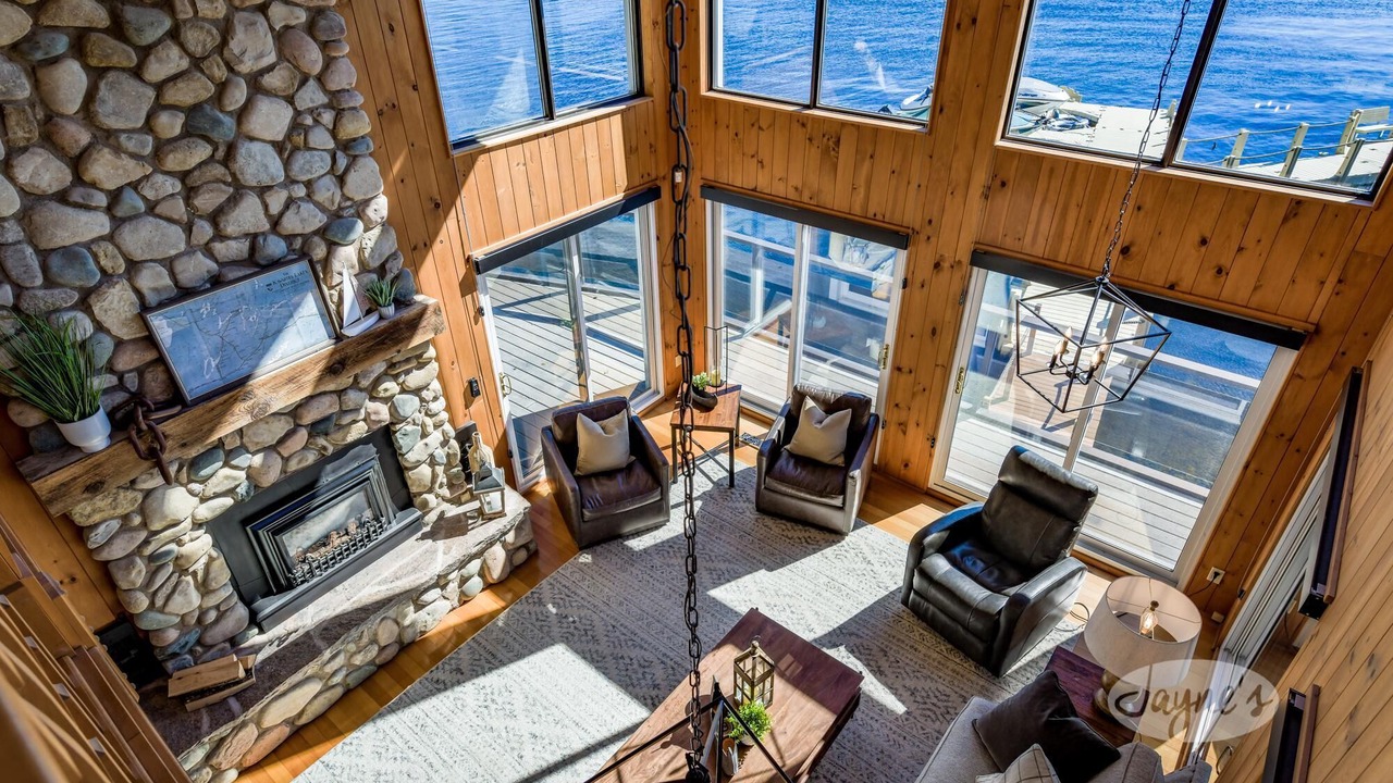 Photo of Livingroom in Bobcaygeon