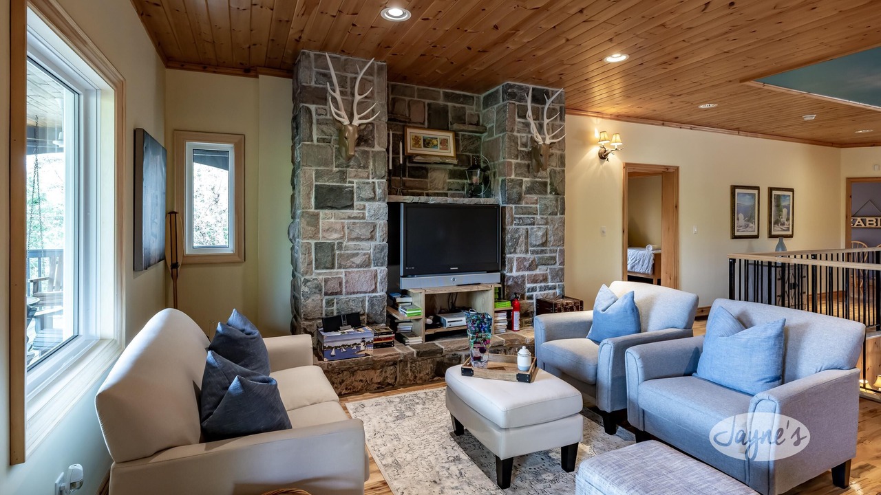 Photo of Bedroom in Muskoka Lakes