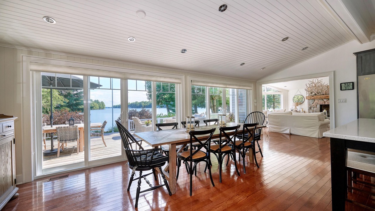 Photo of Livingroom in Muskoka Lakes