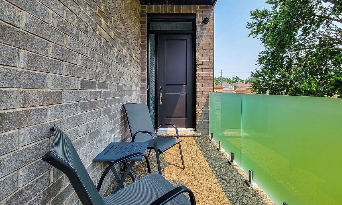 Photo of Patio Balcony in Niagara Falls