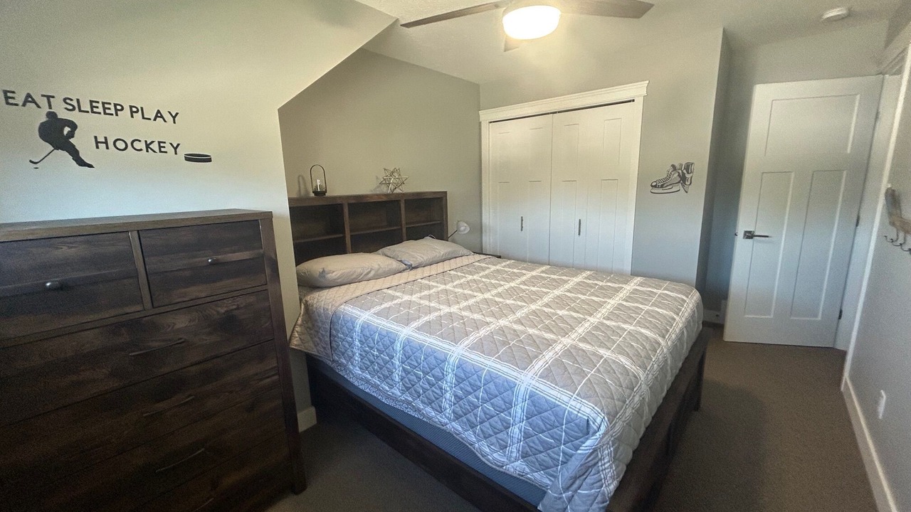 Photo of Bedroom in Okanagan-Similkameen