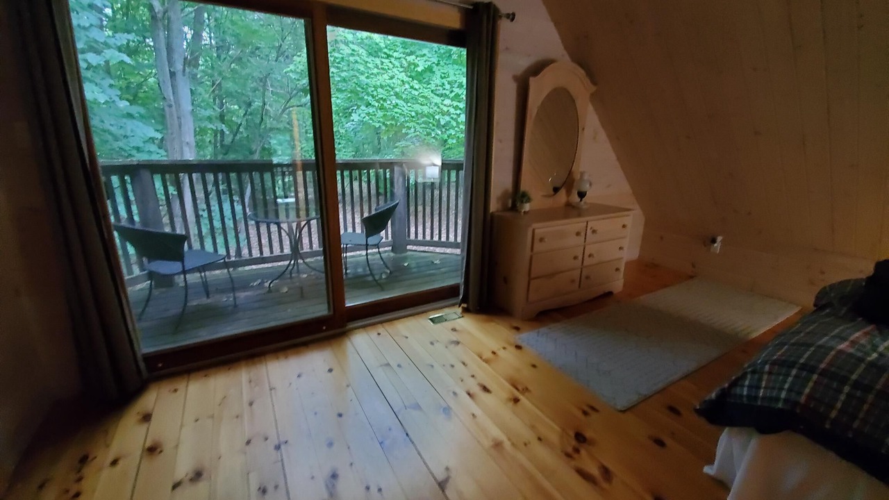 Photo of Patio Balcony in Lake of Bays